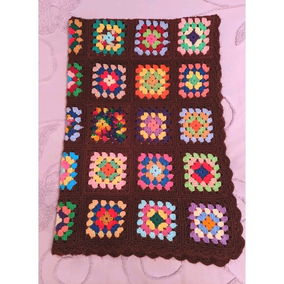 Vintage 70s Afghan Blanket Handknit Brown Granny Square Quilt 40x58" - Picture 2 of 5